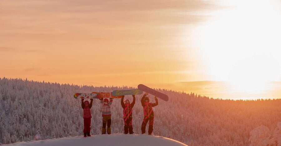 Saariselkä: Easy Snowboard Day Package (11y+) - The first 105 minutes on a snowboard