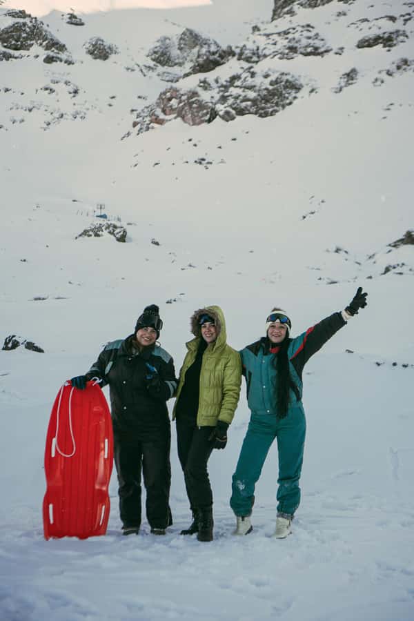 Santiago: Panoramic Snow Tour in Farellones Region. - Renting snow gear before the climb