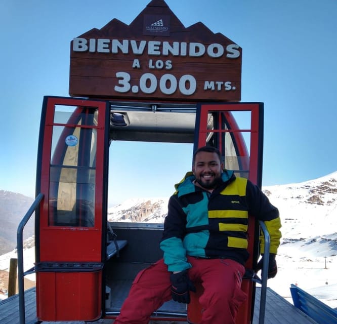 Santiago: Valle Nevado Ski Day Trip with Hotel Transfers - Guides, language, and group service