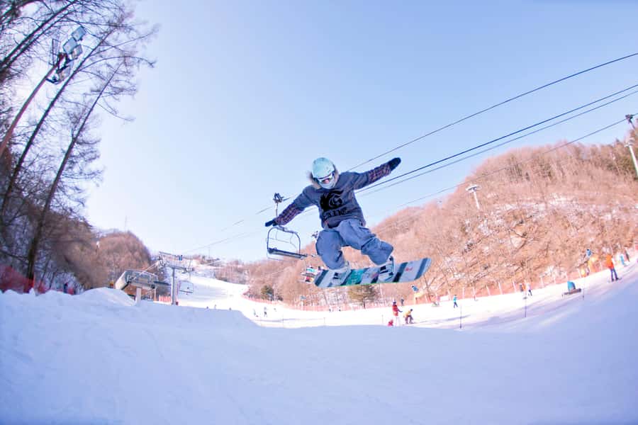 Seoul: Elysian Ski Resort One Day Tour - Clothing and safety costs can change the value