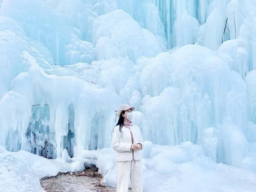 Seoul: Vivaldi Park Winter Ski with Eobi Ice Valley Day Tour - Who should book this winter day trip