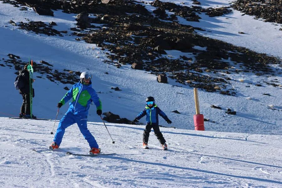 Sierra Nevada: 3-Hour Group Ski Lesson with Equipment Included - A sensible first step onto Sierra Nevada snow