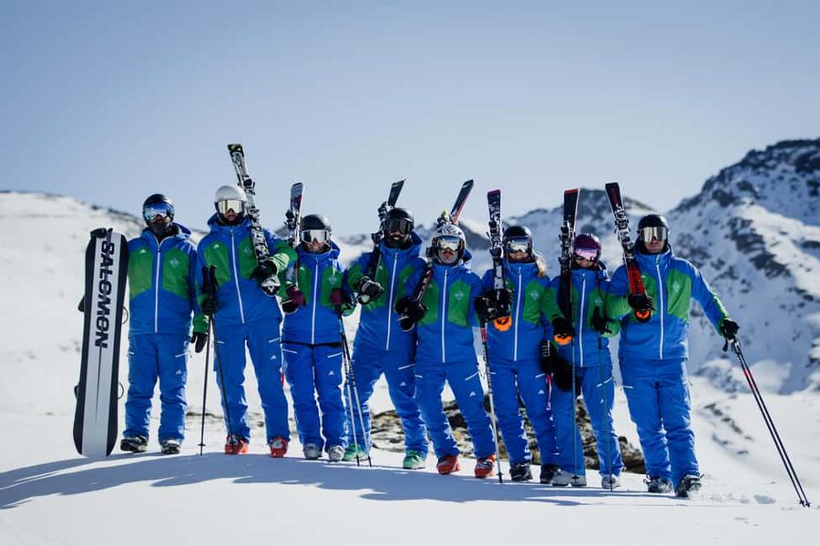 Sierra Nevada: 3-Hour Group Ski Lesson with Equipment Included - What the three-hour lesson actually teaches