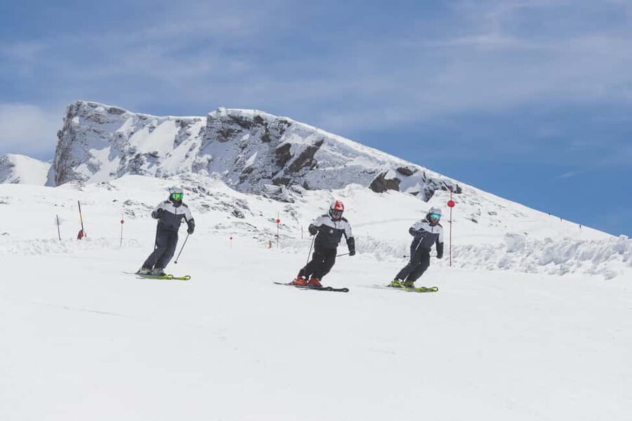 Sierra Nevada: Ski Class with equipment included - Starting inside the Borreguiles cable car tunnel