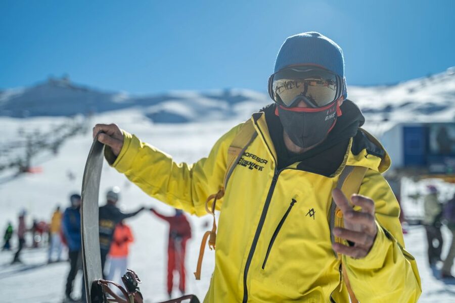 Sierra Nevada: Ski or Snowboard Equipment Rental - Choosing skis or a snowboard