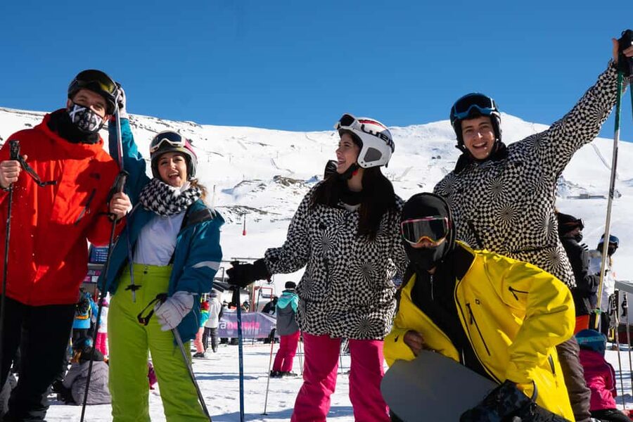 Sierra Nevada: Ski or Snowboard Equipment Rental - The equipment and service in practice