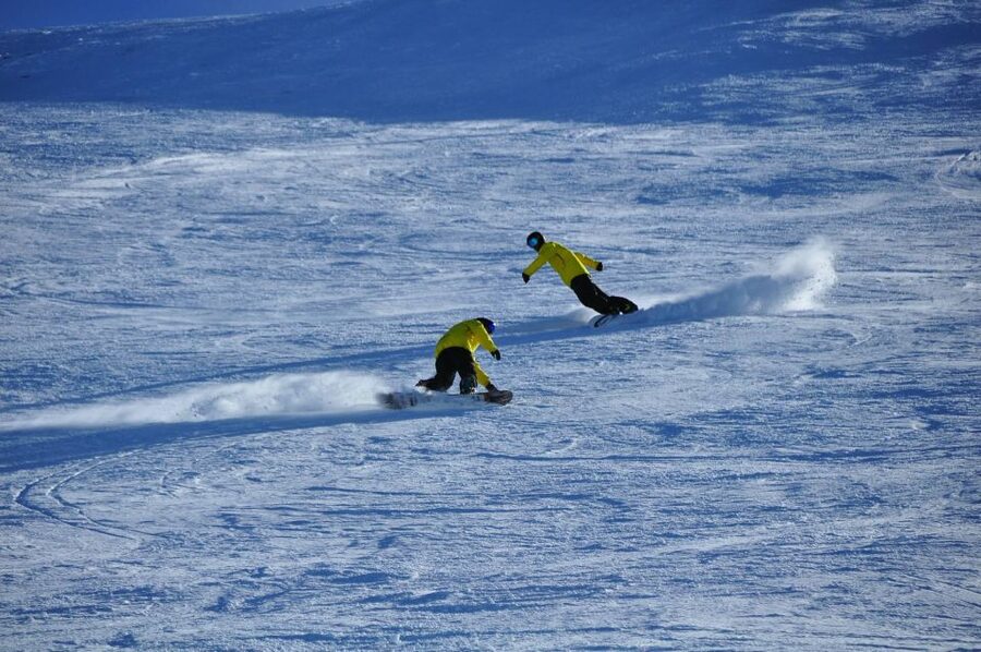 Sierra Nevada: Ski or Snowboard Lesson with Instructor - After class, your equipment stays with you