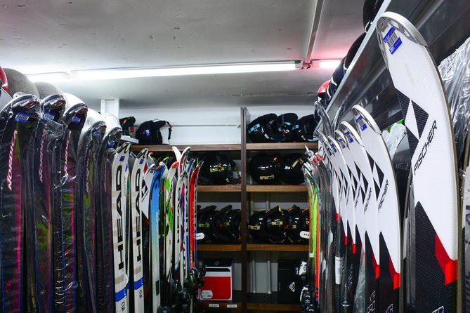Ski and Snowboard equipment rental in Bansko - What the $18.14 price really covers