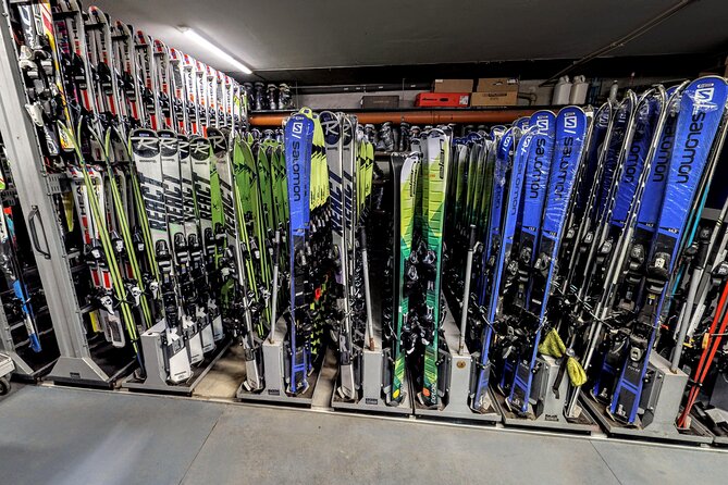 Ski and Snowboard equipment rental in Bansko - Practical timing and cancellation advice