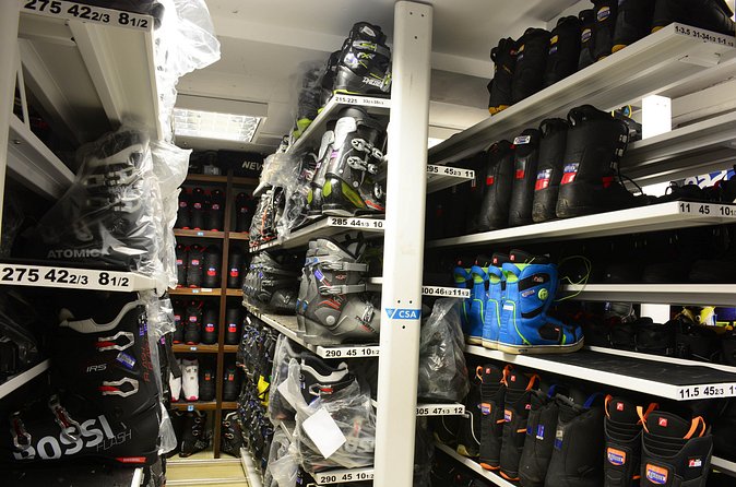 Ski and Snowboard equipment rental in Borovets - Keeping the equipment at your accommodation