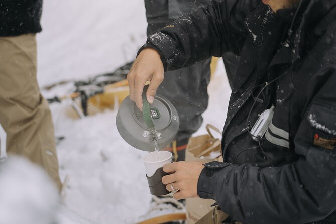 Snowshoe Hiking Tour in Tazawako - Snowshoeing above Lake Tazawa
