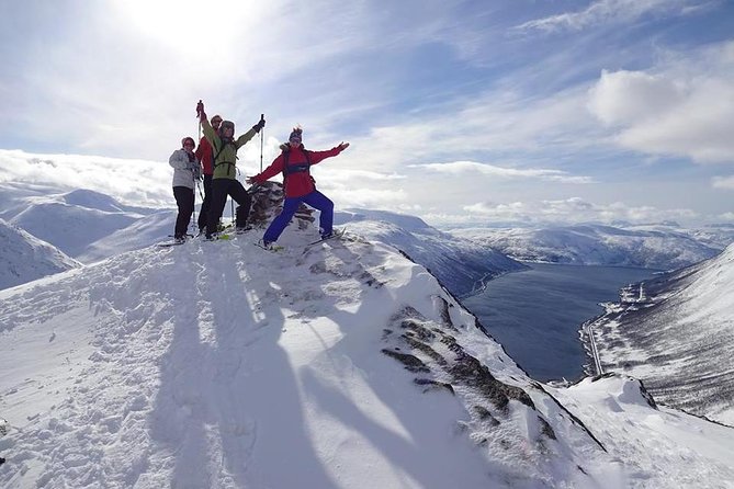 Snowshoe Hill Hike in Tromsø - Learning to walk in snowshoes