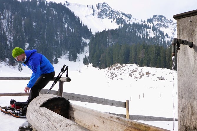Snowshoe tour on the Schliersee - The Hut Stop and Food Break