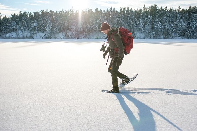 Snowshoe Winter Hike from Stockholm - Building a fire and eating lunch outdoors