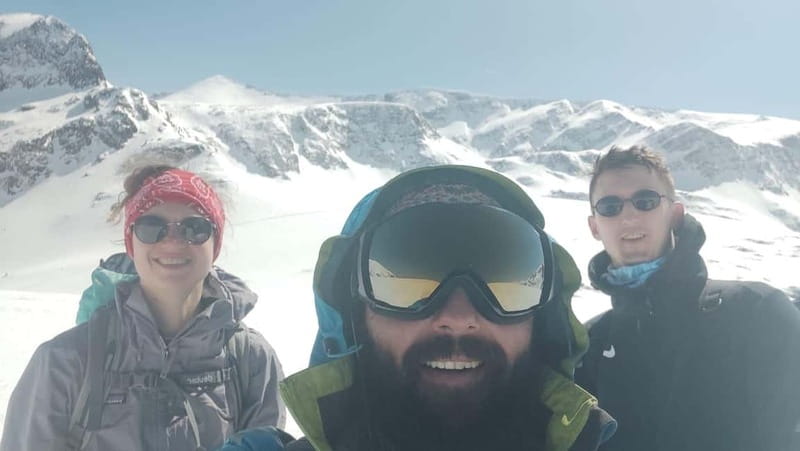 Sofia: Black Peak-Vitosha Mountain Snowshoeing Day Trip - Learning to use snowshoes before the climb
