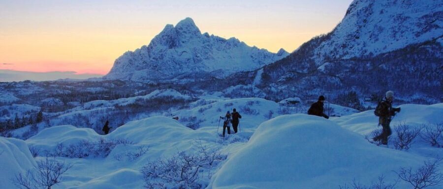 Svolvaer: Half-Day Guided Snowshoeing Tour - Why snowshoeing works so well in Svolvaer