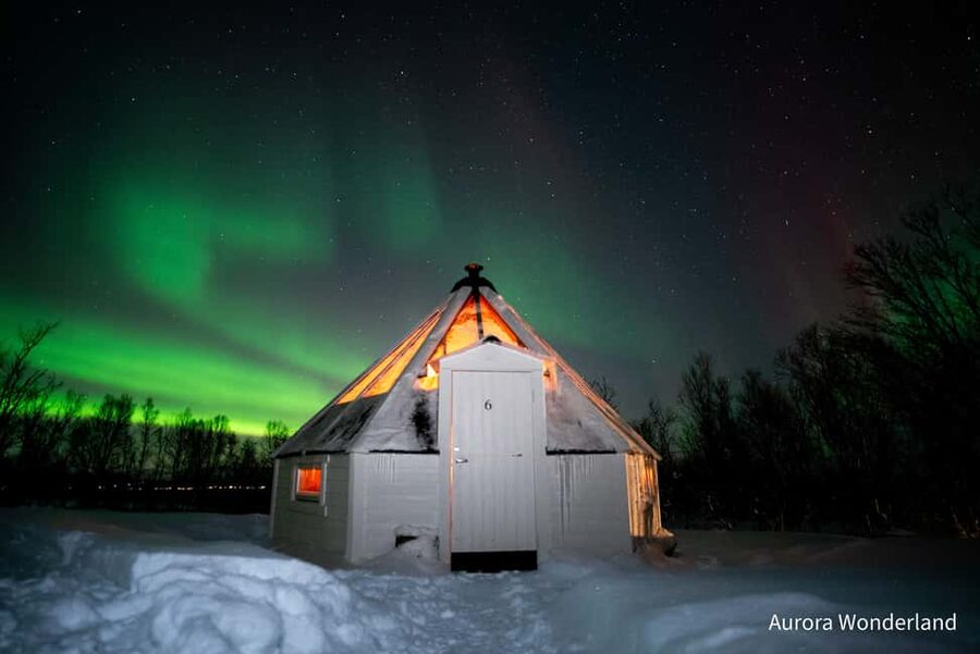 Tromsø: Aurora Crystal Lavvo Experience with Snowshoeing - Key points at a glance