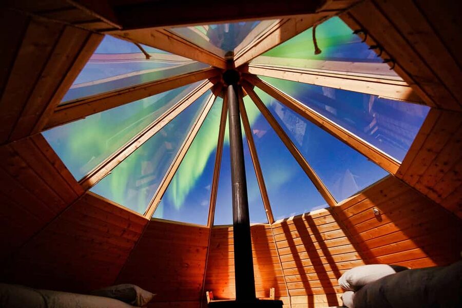 Tromsø: Aurora Crystal Lavvo Experience with Snowshoeing - Food and the warm social side of the stay