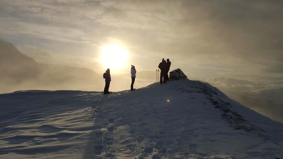 Tromsø: Guided snowshoe hill hike - Clothing matters more than the supplied gear