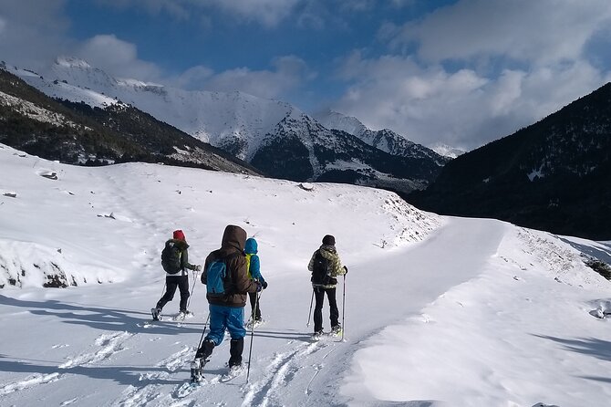 Weekend Snowshoes in Vall d' Arán Pyrenees - Saturday’s 500-meter climb to a mountain lake