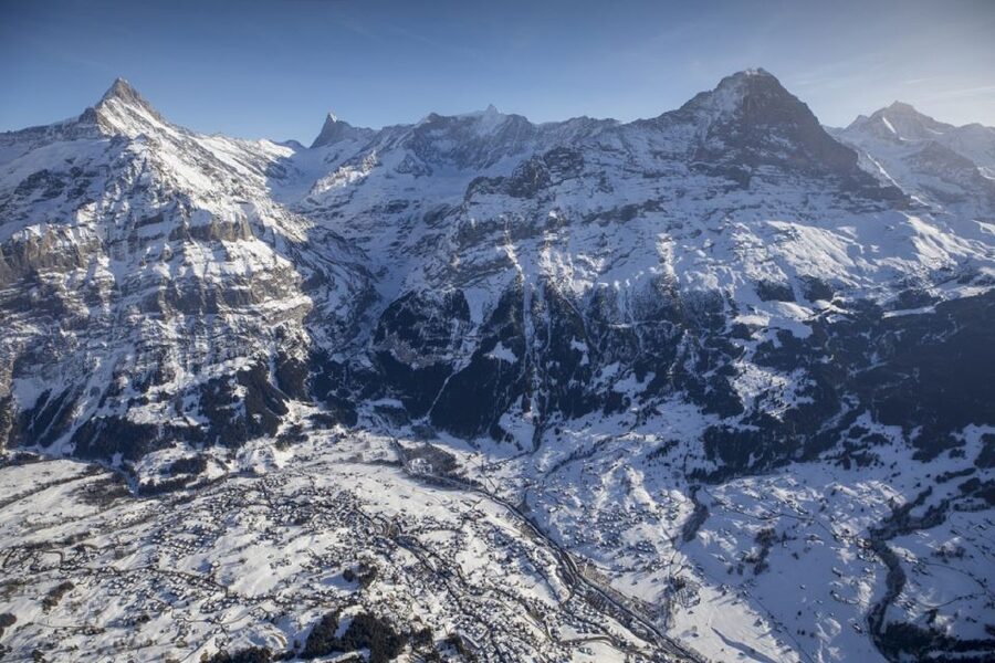 Zurich/Lucerne: Swiss Ski Experience in the Jungfrau Region - Interlaken gives you a first taste of the Alps