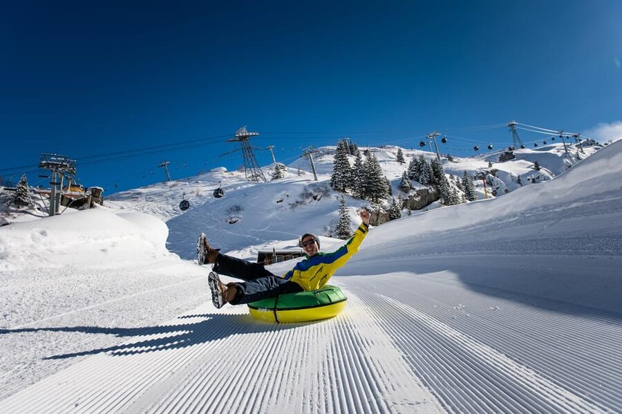 Zurich: Titlis Beginner Ski day snow experience & Lucerne - The road to Engelberg and Titlis